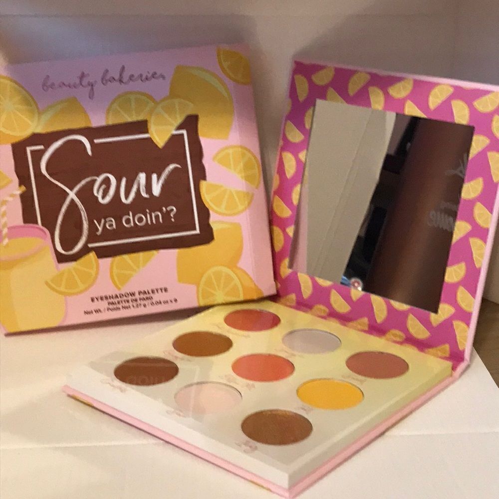 2 Palettes!!!!!! Beauty bakeries eyeshadow palette and highlighter palette